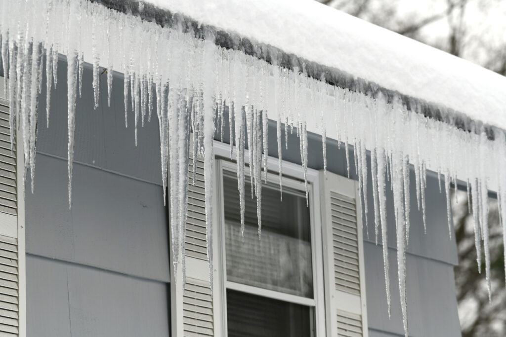 ice dam roofing in oshawa